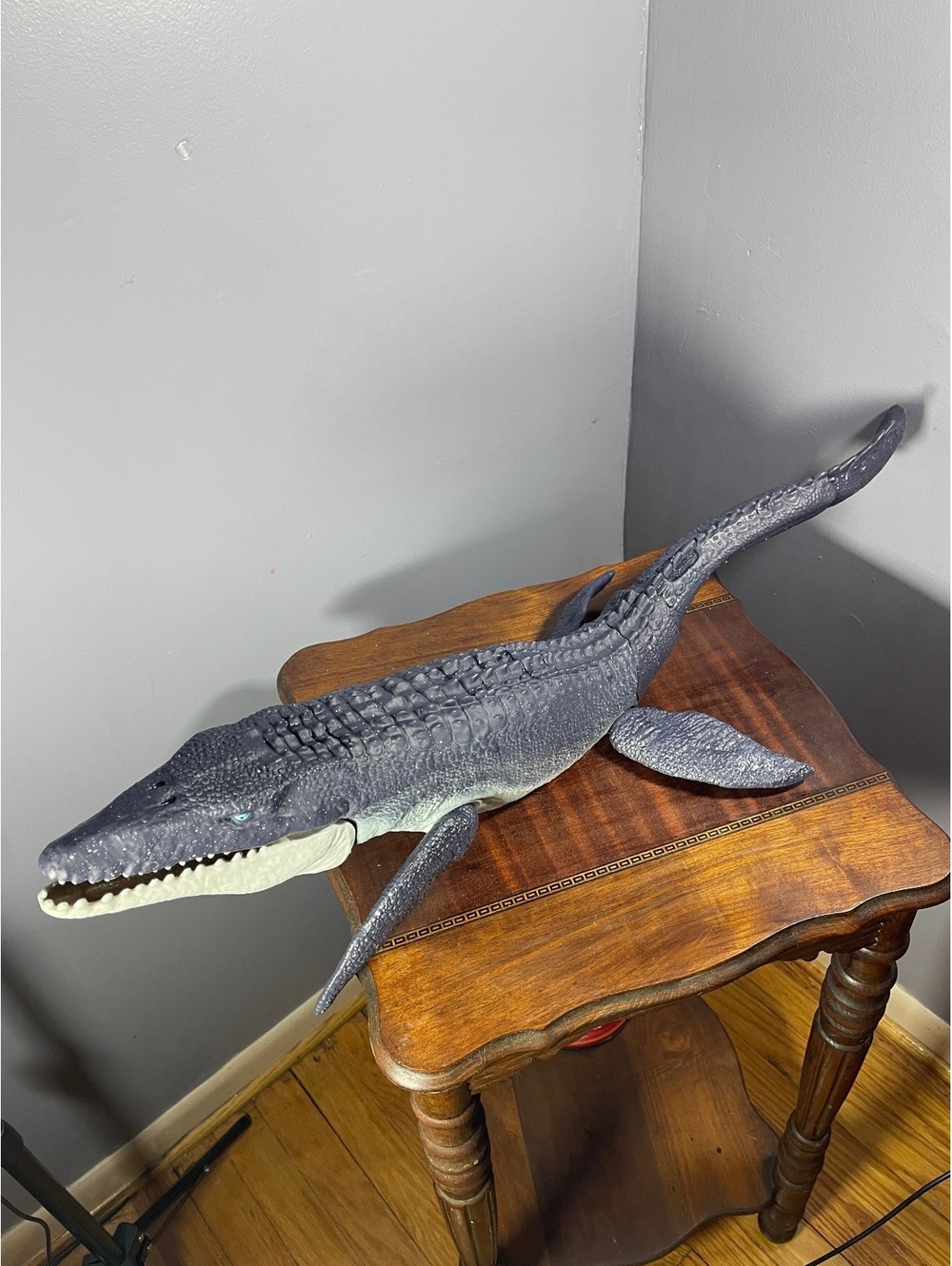 Mattel Jurassic World Real Feel Mosasaurus 28" Dinosaur Action Figure)